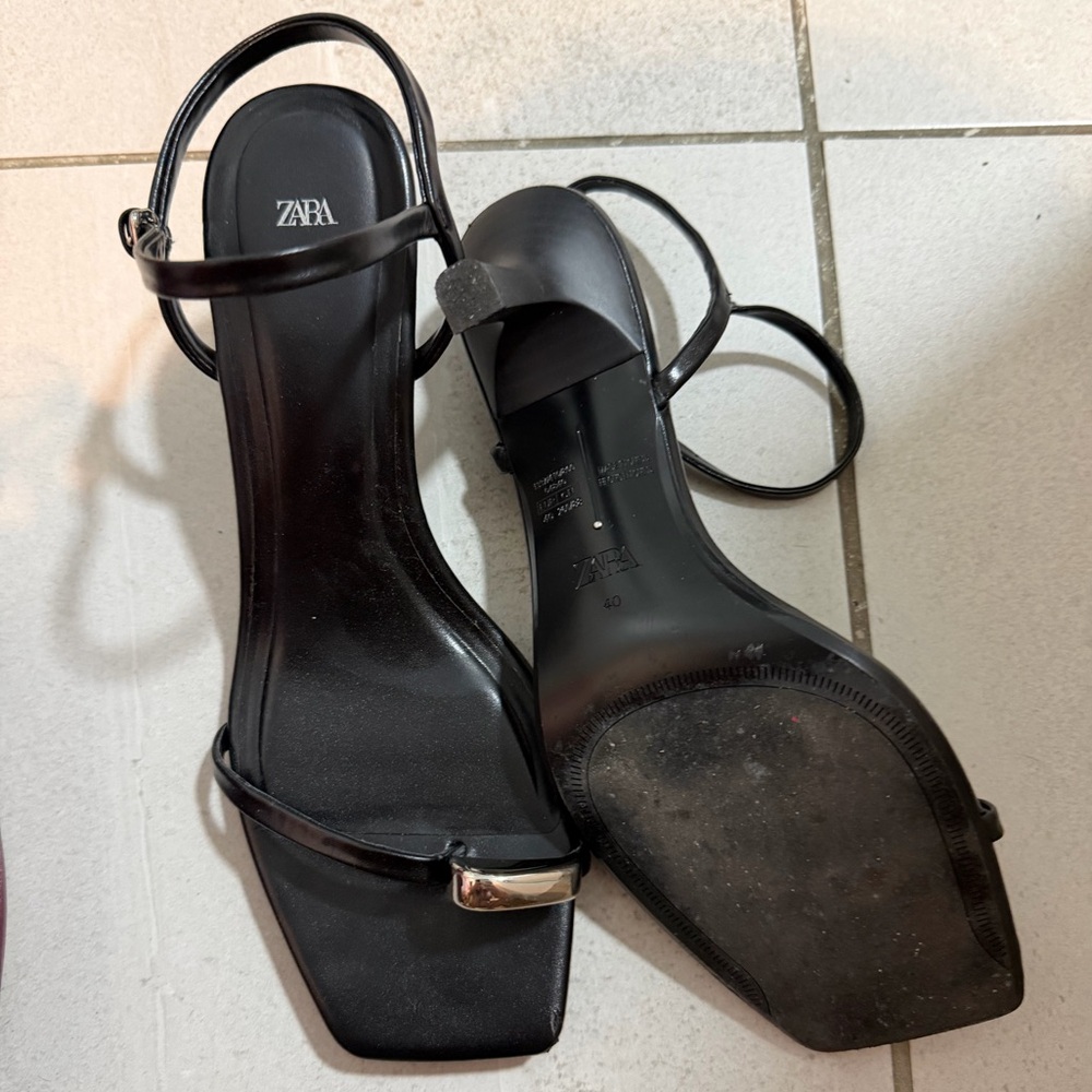 ZARA Black Strappy Square-Toe Heeled Sandals - Picture 2 of 3